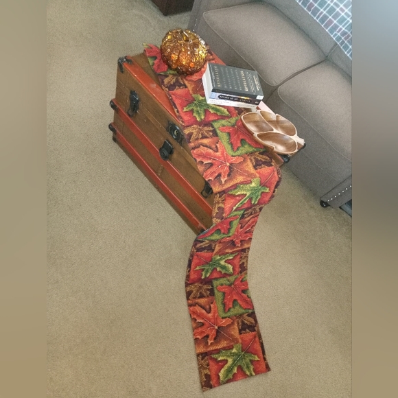 Fall Leaves table runner - Picture 2 of 2
